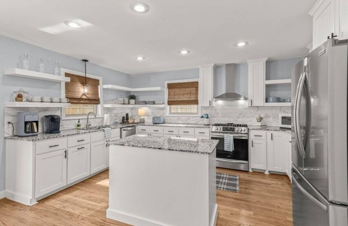 Siloam Springs House | 🫴 Spacious Family Haven Walk to Downtown & JBU