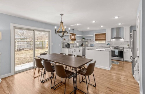 Siloam Springs House | 🫴 Spacious Family Haven Walk to Downtown & JBU
