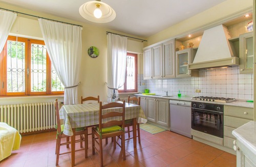 Lucca House | Spacious family vacation home with rooftop pool, 5 minutes from downtown