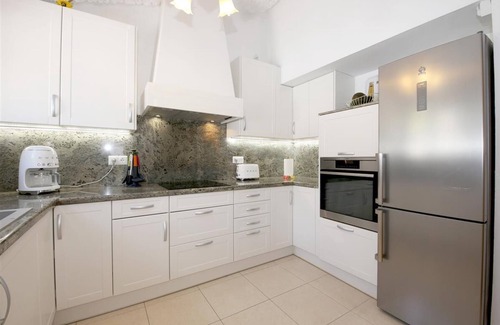 Buenas Noches Villa | Spacious family villa with air con and sea views, Close to beaches, gardens, pool and town