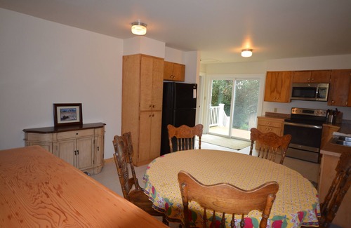 Emigrant House | Spacious Farm House on the working historic Story Ranch, private river access