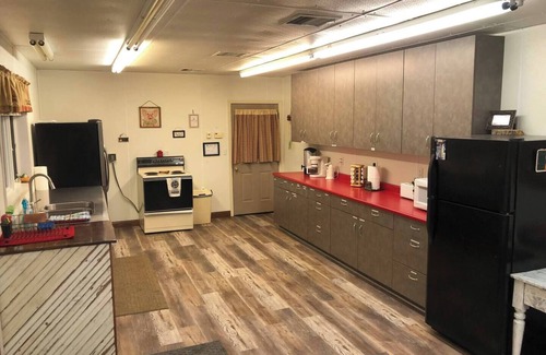 Winfred Cabin | Spacious Farm Stay
