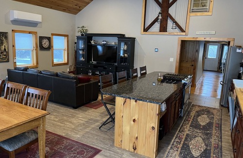 Dorloo Other | Spacious farmhouse on 3+ acres. Pet and family friendly!
