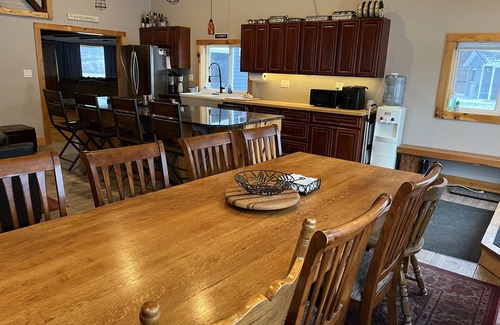 Dorloo Other | Spacious farmhouse on 3+ acres. Pet and family friendly!
