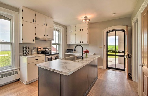 Janesville House | Spacious Farmhouse on 200 Acres Along the River
