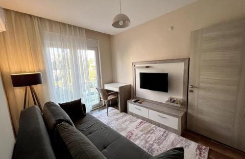 Kultur Mahallesi Apartment | Spacious flat close to Erasta'8'