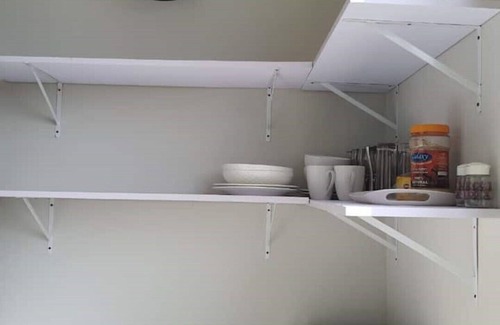 Oyibi Apartment | Spacious Flat Free Parking Wi-fi OYIBI