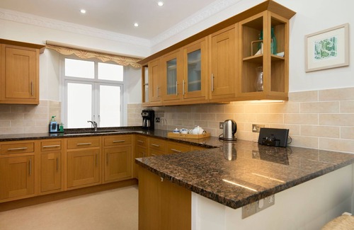 Thurlestone Apartment | Spacious flat: stunning views, close to beaches and pub - family & dog friendly