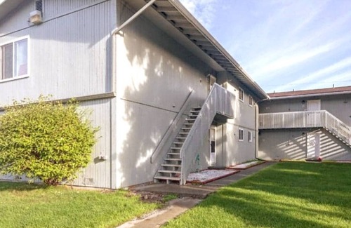 Northeast Anchorage Condo | Spacious Flat with Cozy Environment/sleeps 6