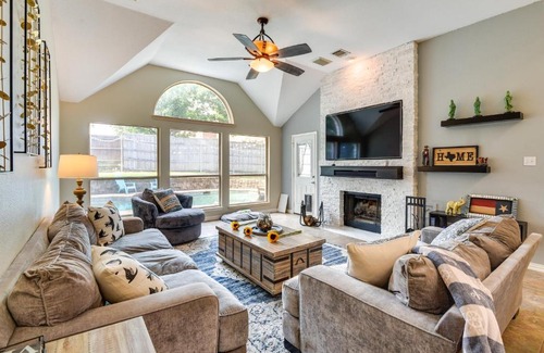 Flower Mound House | Spacious Flower Mound Home in Central Location!