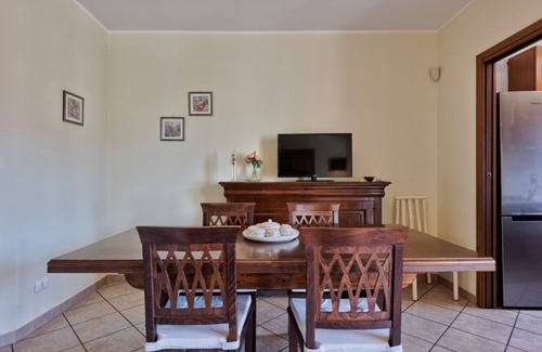 Vittoria Apartment | Spacious fort Appt x6 FREE PARKING