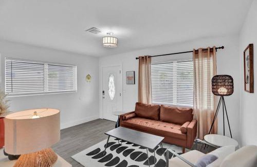 North Andrews Gardens House | Spacious Fort Lauderdale Bungalow 10mins Airport & Beach Near Miami