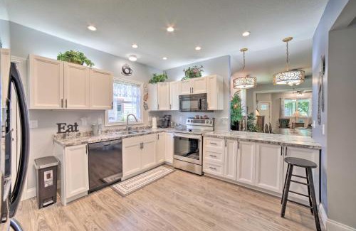 Fort Wayne House | Spacious Fort Wayne Condo with Porch and Storage!