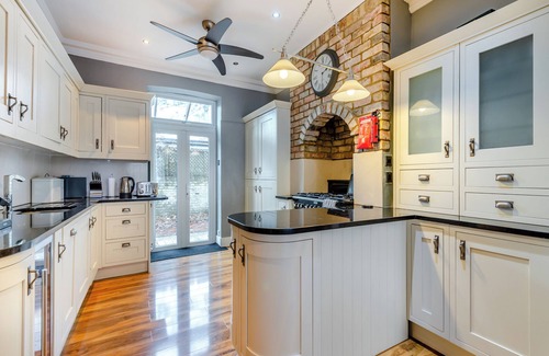 Broadstairs Cottage | Spacious four bedroom house with wood burner and an amazing seaside location.