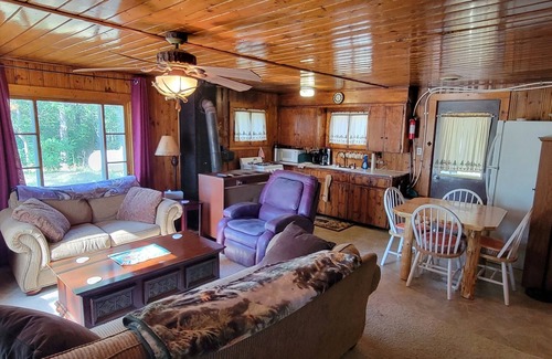 Luzerne Cabin | Spacious Four Bedroom Cabin for Northern Escape