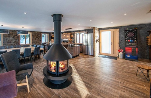 Le Grand Valtin Cottage | Spacious Chalet for 14 in Scenic Vosges – Spa, Games Room, Pet-Friendly