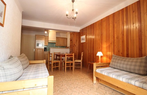 Val Cenis Apartment | Spacious apartment 5 ppl with balcony and wifi in Lanslebourg