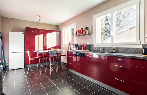 Saint-Brevin-les-Pins Cottage | Spacious house 800m from beach, garden, pets welcome, parking, WiFi
