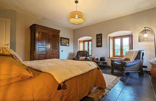 Saint-Privat-d'Allier Bed & Breakfast | Spacious suite with wellness, parking, wifi, in Saint-Privat-d'Allier