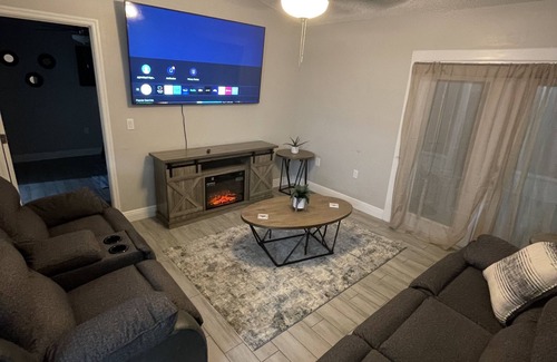 Poinciana House | Spacious Friendly Family Homen25 Mins to Disney