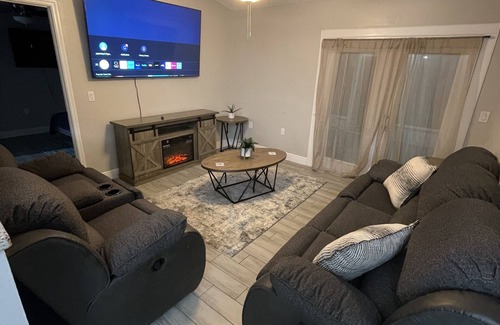 Poinciana House | Spacious Friendly Family Homen25 Mins to Disney