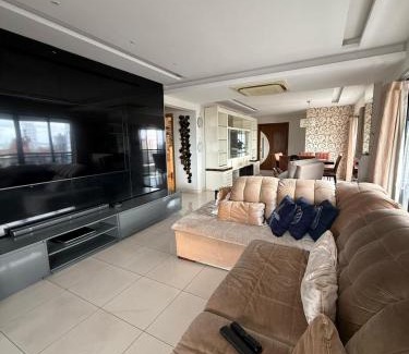 Umarizal Apartment | Spacious Full-Floor Apartment, High Floor, Prime Location, Panoramic Views