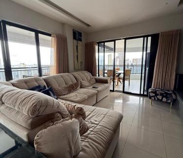 Umarizal Apartment | Spacious Full-Floor Apartment, High Floor, Prime Location, Panoramic Views