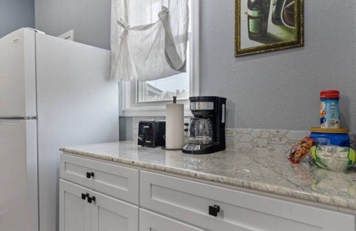 Erie Apartment | Spacious fully remodeled king size bed apartmentnSleeps four