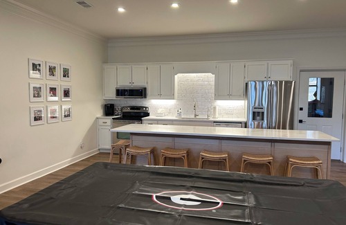 Lake Oconee House | Spacious, fully renovated lakefront home on 1.87 acres in Reynolds Lake Oconee