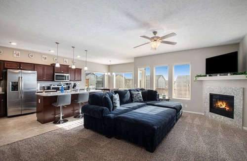 Omaha House | Spacious, Fun & Comfy ~ Game & Cinema Room ~ Yard!