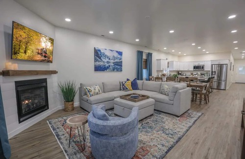 Ponderay House | Spacious game house minutes to downtown Sandpoint and Schweitzer Mountain