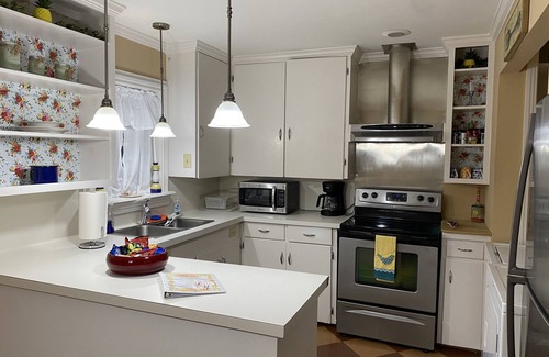 Carthage Apartment | Spacious Garage Apt near downtown Carthage, walking distance to shops & eateries