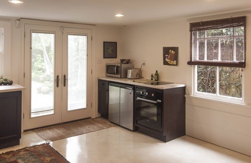 Audubon Apartment | Spacious garden apartment near Tulane and many amazing restaurants and shops
