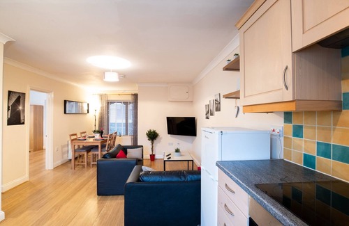 Stansted Apartment | Spacious 2BR Flat in Stansted