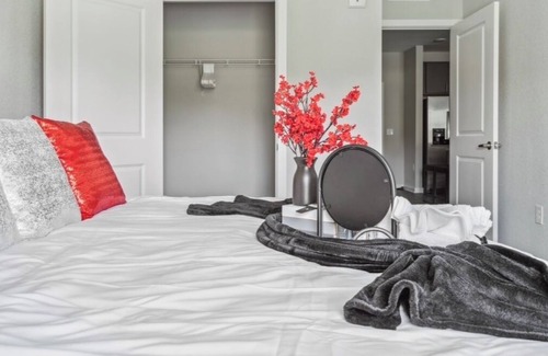 Doctors Inlet Apartment | Spacious Gem-1BD/1BA-King Bed