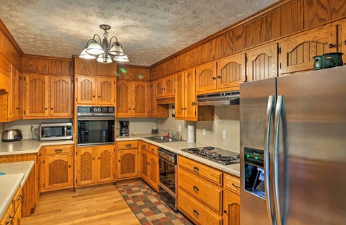 Gainesville House | Spacious Georgia Getaway w/Dock on Lake Lanier!
