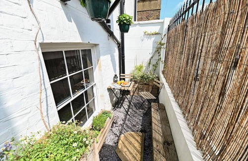Ramsgate House | Spacious Georgian Townhouse by the Beach & Harbour