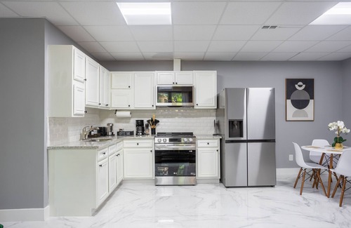 Decatur House | Spacious Getaway 15 mins from Downtown Atlanta