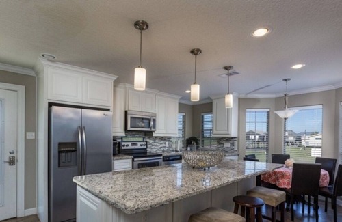 Terramar Beach House | Spacious getaway, and quick walk to the beach or bay.