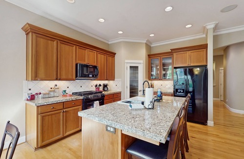 Renton House | Spacious getaway home with fireplace, private patio & grill