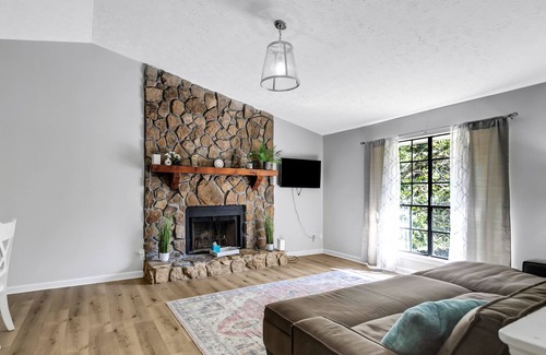 Marietta House | Spacious Getaway - Paradise view - Ace Location
