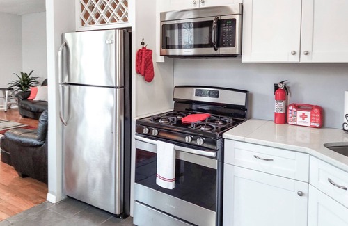Mill River Apartment | Spacious Getaway ✔ Wooster Sq.✔ Seasonal discount✔
