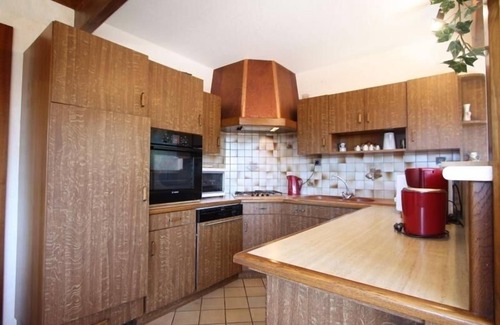 Pierrefitte Cottage | Spacious Gîte in Pierrefitte with Games Room, BBQ, and Near Tourist Attractions