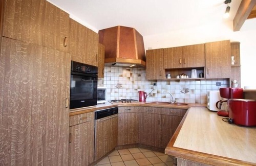 Pierrefitte Cottage | Spacious Gîte in Pierrefitte with Games Room, BBQ, and Near Tourist Attractions