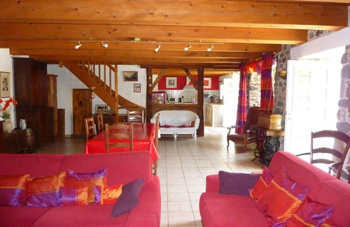 Valbeleix House | SPACIOUS GITE in the heart of the Parc des Volcans d'Auvergne near Besse St Anastaise