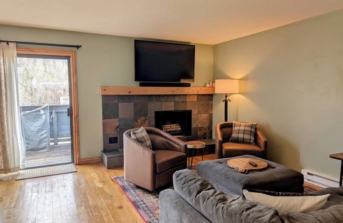 Eagle-Vail Condo | Spacious Golf Course Townhome Centrally Located Between Beaver Creek and Vail