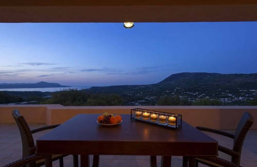 Gavalochori Villa | Spacious, Good Privacy, a Gorgeous Sea View, ideal for groups or large families.