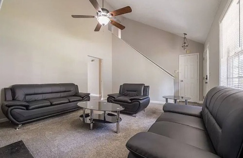 Gresham Park House | Spacious Gresham Park Home offering 2 Bedrooms, 2 Full Bathrooms!