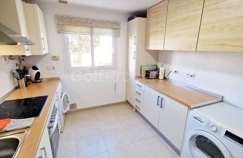 Jeronimo y Avileses y Balsicas de Arriba Apartment | Spacious Ground Floor Apartment, Free WiFi, Patio, AC