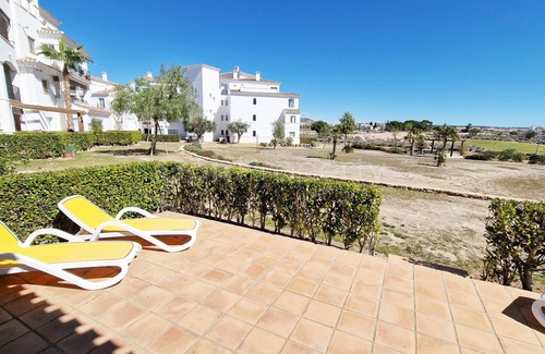 Jeronimo y Avileses y Balsicas de Arriba Apartment | Spacious Ground Floor Apartment, Free WiFi, Patio, AC